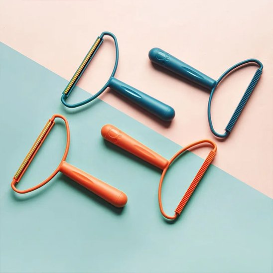 Brosse-anti-poil-orange-ou-bleu