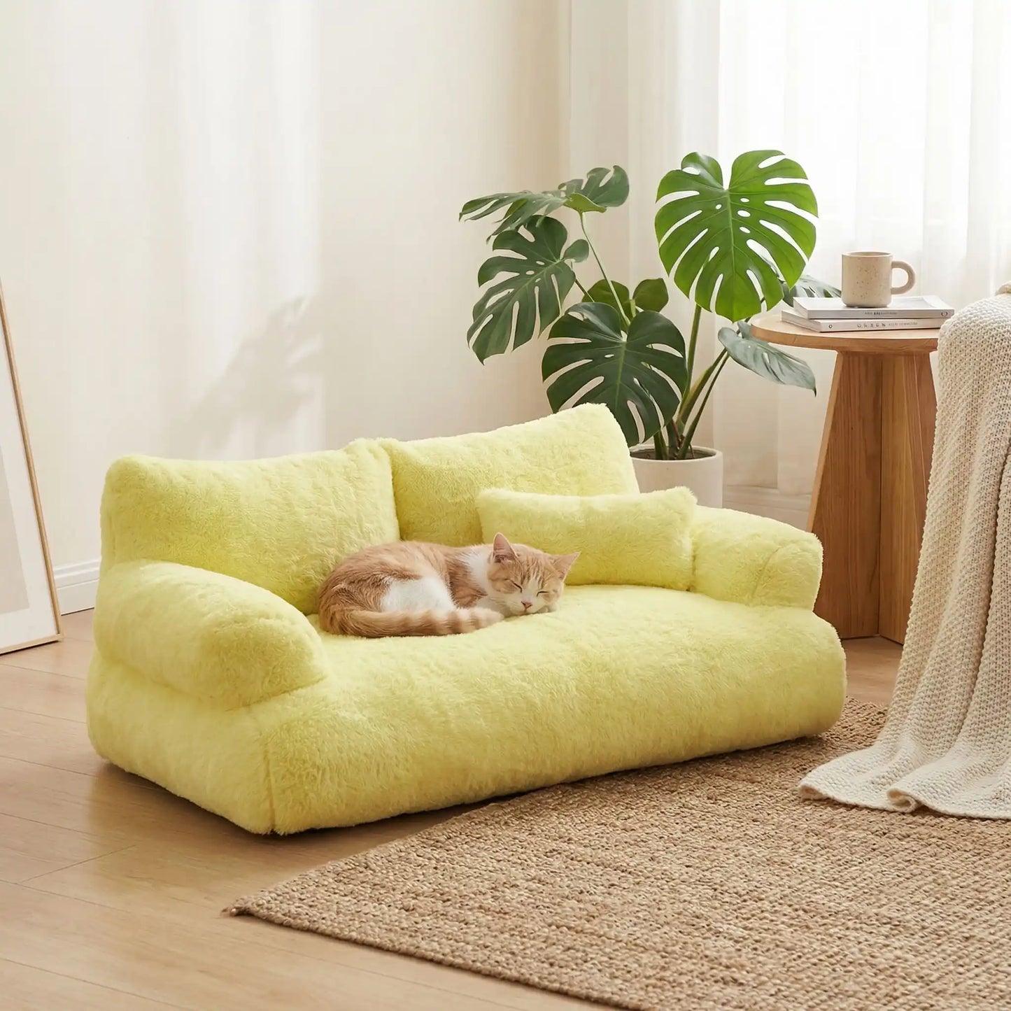 Canapé chat Jaune Soleil ConfoCanap avec chat qui fait dodo