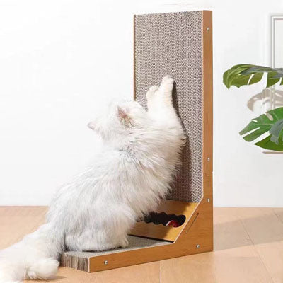 Griffoir Chat Carton  Design 90 Degrés avec chat blanc